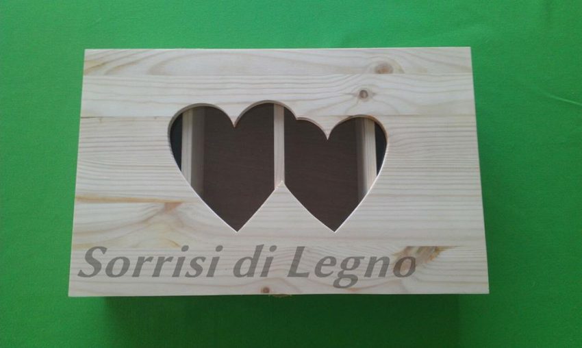 Scatola porta posate con cuori