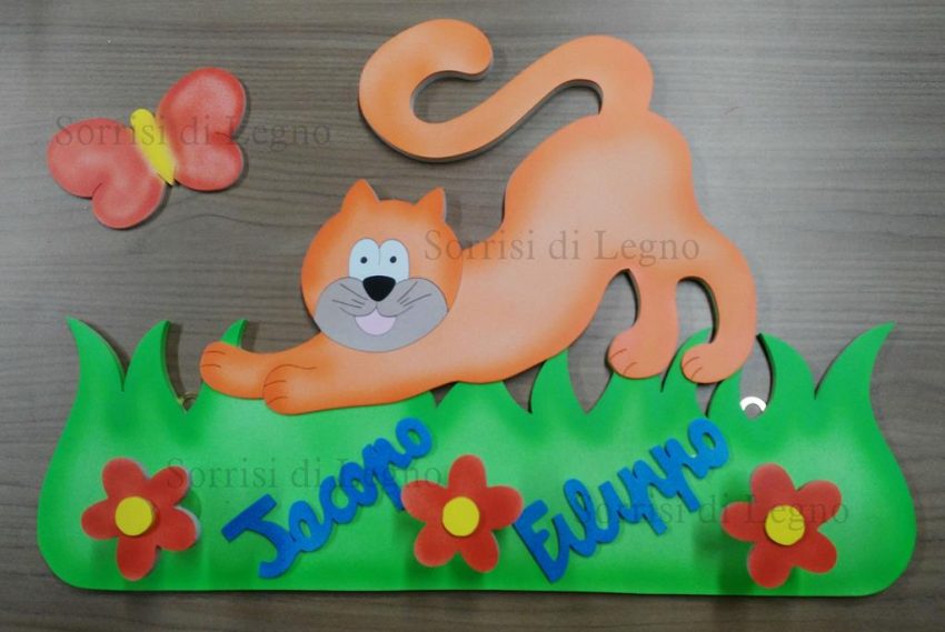 appendino-con-gatto-nomi-Jacopo-e-Filippo-con-farfalla-1
