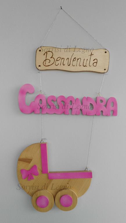 Culla-fiocco-nascita-rosa-nome-legno-Cassandra