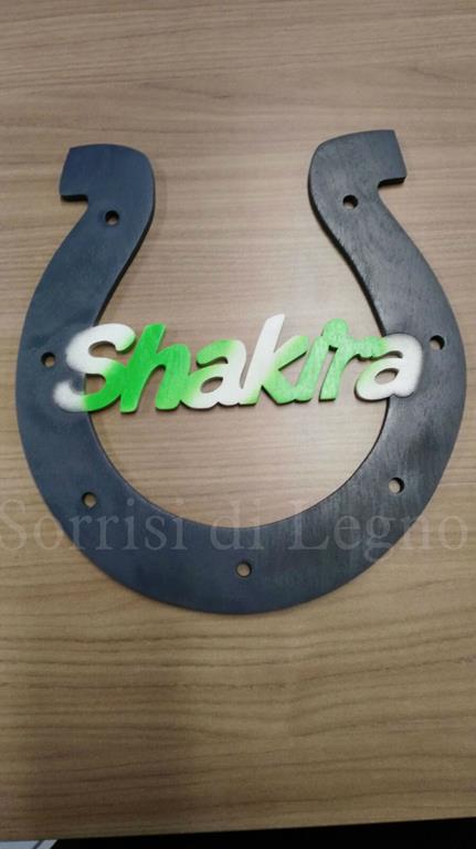 nome-Shakira-con-ferro-di-cavallo
