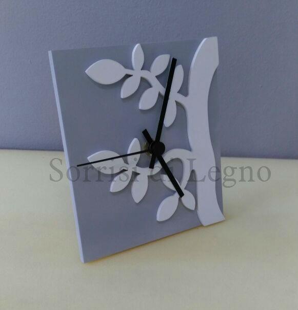 orologio-con-albero-bianco-base-grigio2